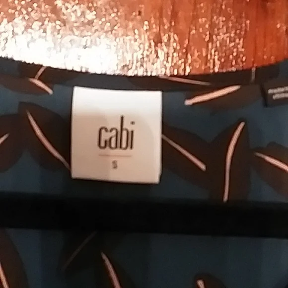 Cabi shadow leaf teal blouse - Picture 3 of 6